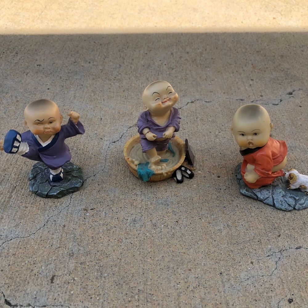 Chinese figurines